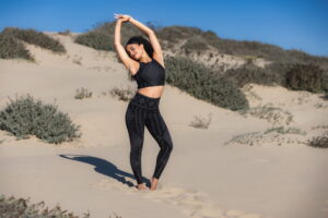 karnak elsa legging laura crop Black sacred geometry leggings side view activewear design